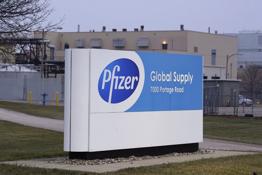 Η συμφωνία μεταξύ ΕΕ – Pfizer είχε οριστεί στα 15,5 ευρώ για τις πρώτες 200 εκατ. δόσεις