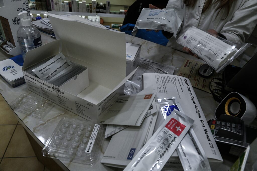 Παπανικολάου (ΟΕΝΓΕ): Έστειλαν rapid test στα φαρμακεία που γίνεται μόνο από εξειδικευμένο προσωπικό