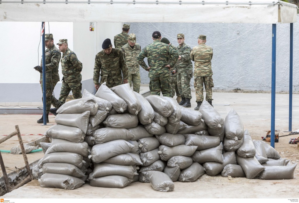 Δεκάδες κρούσματα κορονοϊού σε στρατόπεδο της Λαμίας