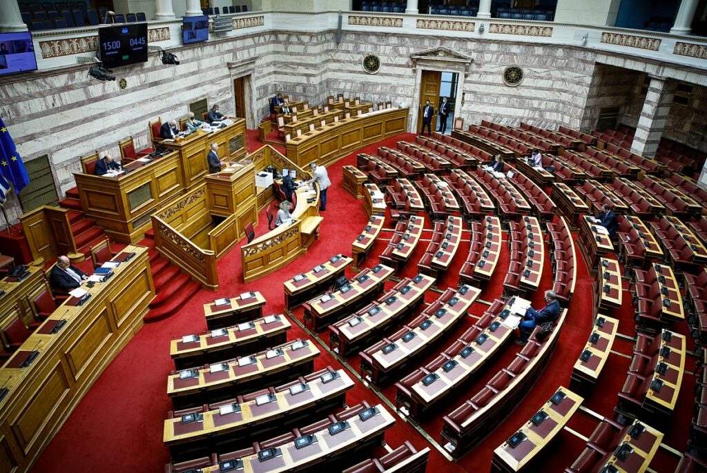 Σύγκληση της Επιτροπής Θεσμών και Διαφάνειας ζητά ο ΣΥΡΙΖΑ για την ύποπτη δημοσκόπηση της Opinion Poll