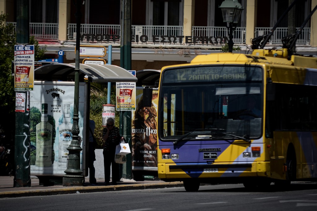 Στον εισαγγελέα κατά της διοίκησης της ΟΣΥ για «εγκληματικές παραλείψεις» σε λεωφορεία – τρόλεϊ
