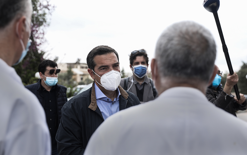Τσίπρας στο Σισμανόγλειο: Να σταματήσουν οι κυβερνητικές παλινωδίες – Η κατάσταση στα νοσοκομεία είναι δραματική  (Video)