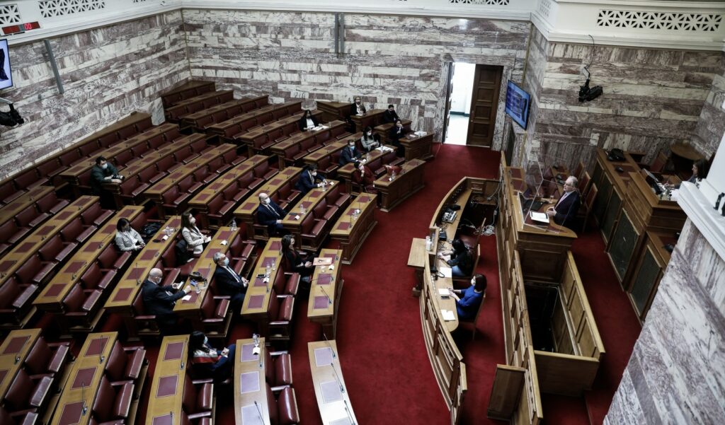 Η μομφή και η… κυβέρνηση Παπαδήμου