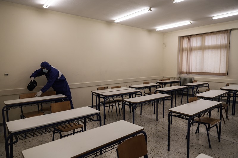 Νίκος Φίλης: Πάρτε μέτρα ασφαλείας στα σχολεία