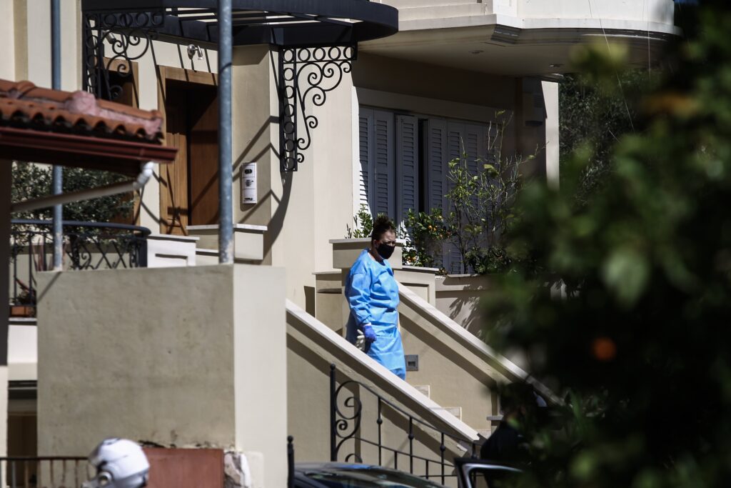 Γλυκά Νερά: Αναζητούν απαντήσεις από το DNA οι αρχές- Βρήκαν το μωρό να χτυπά τη μητέρα του για να ξυπνήσει