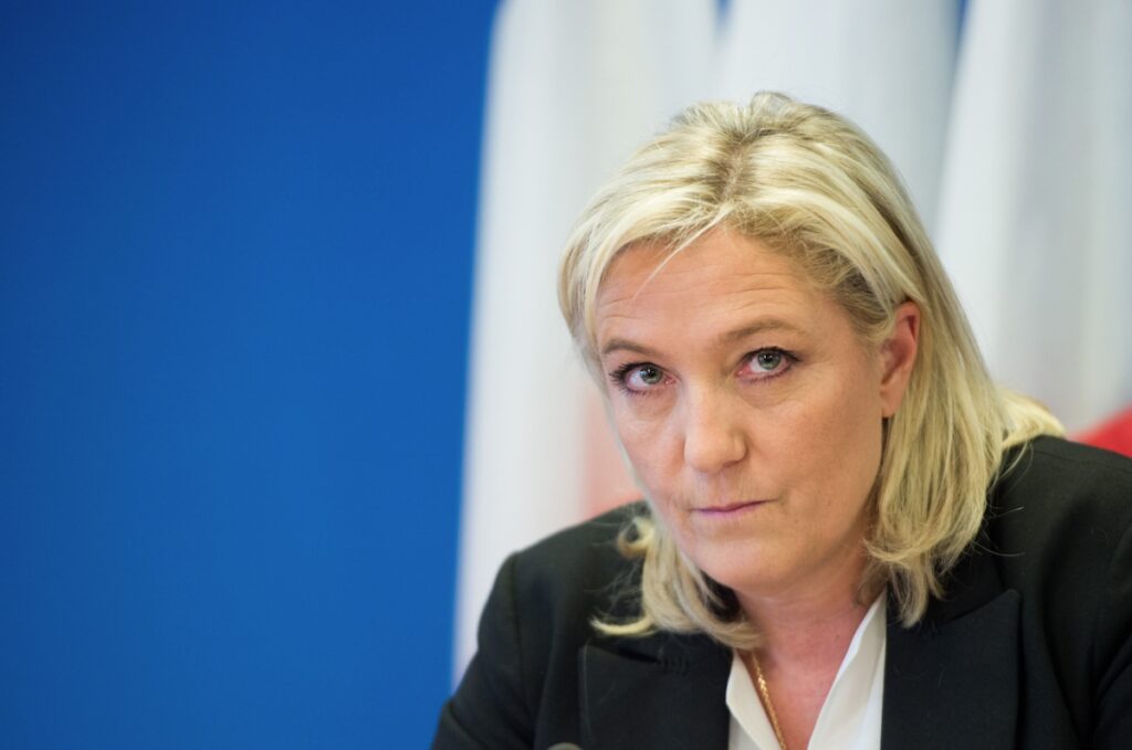 Γαλλία: Ανακρίνεται η υπεύθυνη του πολιτικού γραφείου της Μαρίν Λεπέν