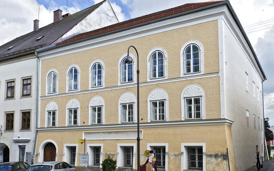 Αυστρία: Απαλλοτρίωση και κατεδάφιση στο σπίτι που γεννήθηκε ο Χίτλερ