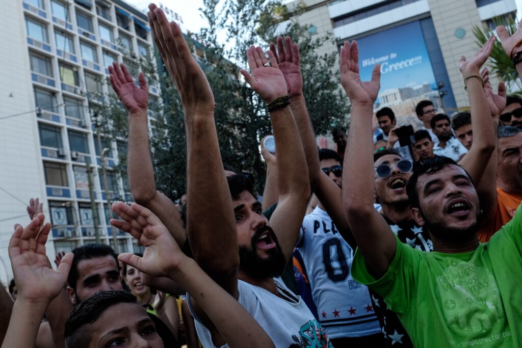 Θεσσαλονίκη: Διαμαρτυρία Σύρων προσφύγων για το Χαλέπι (βίντεο)