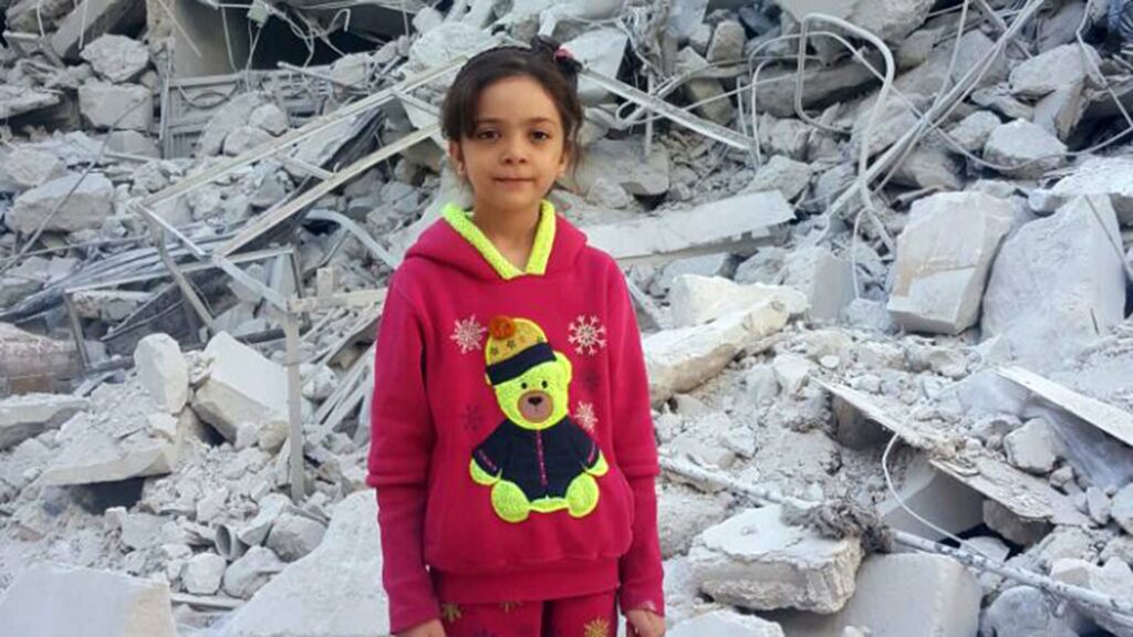 Εφυγε από το Χαλέπι η Μπάνα, το κοριτσάκι που περιέγραφε μέσω Twitter τον πόλεμο