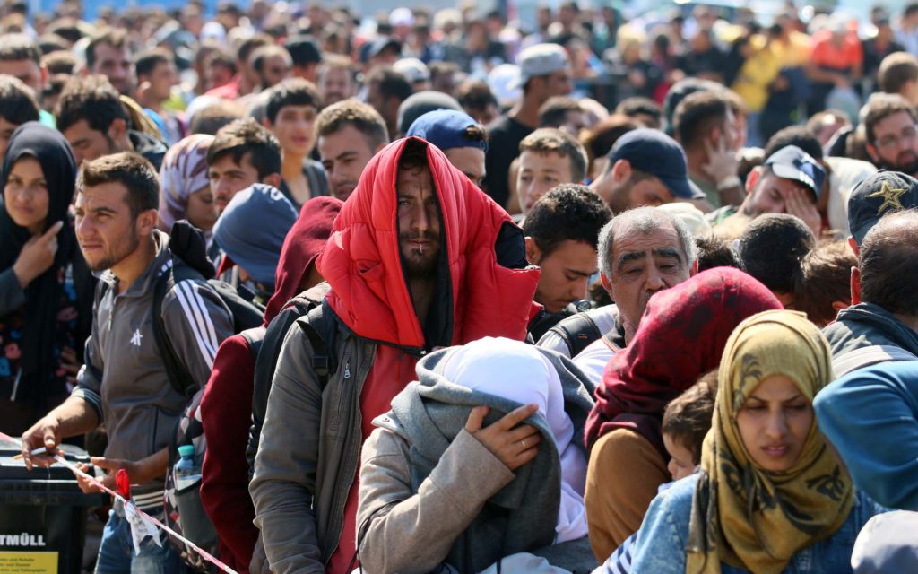 Πάνω από 10.000 οι μετεγκαταστάσεις προσφύγων από την Ελλάδα σε άλλες χώρες της ΕΕ