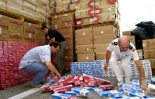 Πειραιάς: Κατασχέθηκαν παράνομα τσιγάρα