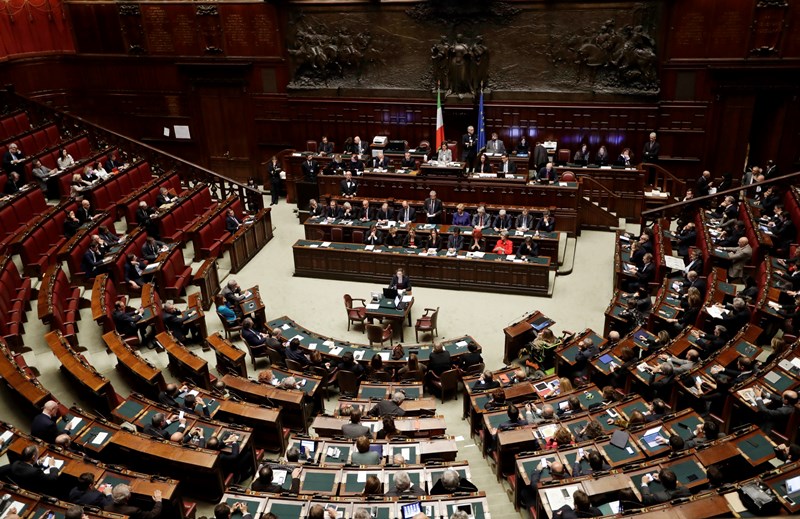 Ιταλία: Πράσινο φως στην αύξηση του δημόσιου χρέους – «ένεση» στις τράπεζες 20 δις ευρώ