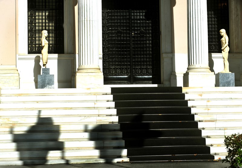 Τα βραχυπρόθεσμα ξεπαγώνουν η αξιολόγηση περιμένει