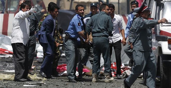 Νεκρός και τραυματίες σε έκρηξη στην Καμπούλ – Στόχος βουλευτής