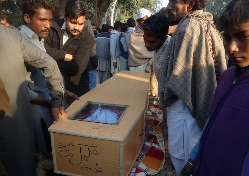 Πακιστάν: 34 νεκροί από αλκοόλ παρασκευασμένο από άφτερ-σέηβ