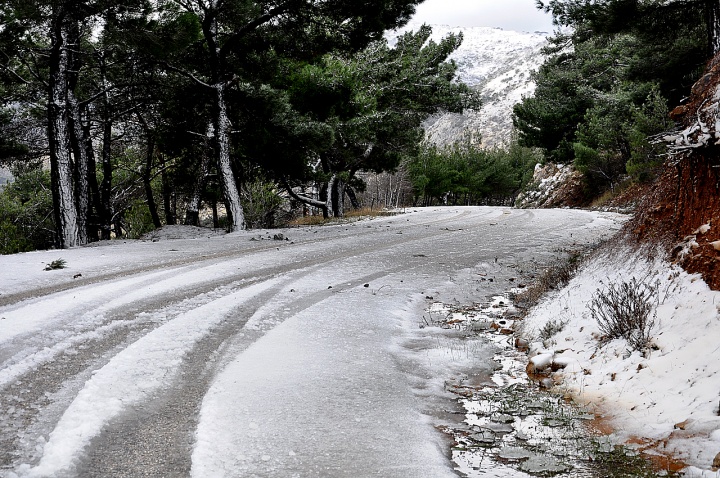 Χίος: Χιόνια και προβλήματα