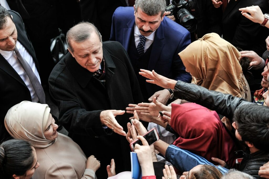 Ερντογάν: Σουλτάνος και με Συνταγματική Αναθεώρηση