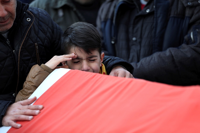 Κωνσταντινούπολη: 7 φωτογραφίες που αποτυπώνουν τον θρήνο (Photos)