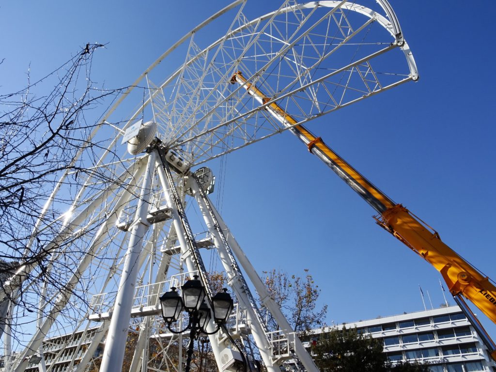 Σύνταγμα: Παραβάσεις και στην… αποσυναρμολόγηση της ρόδας