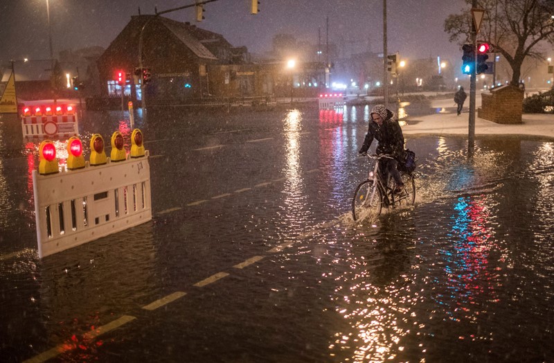 Πλημμύρες σαρώνουν τη Γερμανία