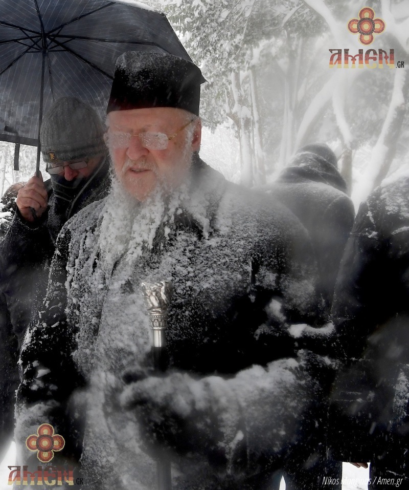 Το χιόνι «πάγωσε» και τον Οικουμενικό Πατριάρχη (Photos)