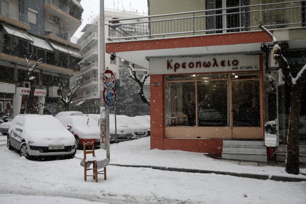 Θεσσαλονίκη: «Παλαβός όποιος άνοιξε σήμερα το κατάστημά του»