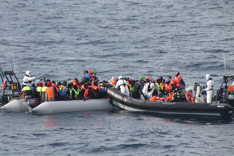 Ιταλία: 800 μετανάστες διασώθηκαν στη Μεσόγειο