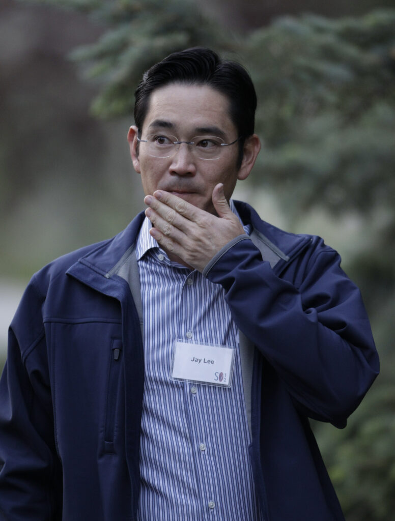 Ύποπτος για δωροδοκία και ψευδορκία ο επικεφαλής της Samsung
