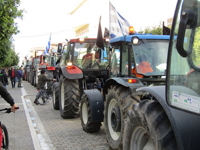 ‘Αρτα: Κλειστή η Ιονία Οδός από τα μπλόκα των αγροτών