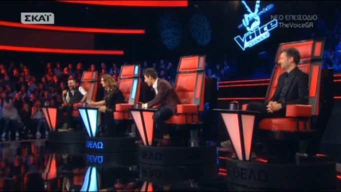 The Voice: Η πιο γλυκιά Ρουβίτσα εισέβαλε στο πλατό και έτρεξε στην αγκαλιά του Σάκη! (Video)