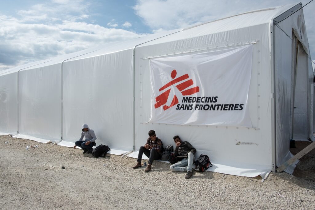 Γιατροί Χωρίς Σύνορα: Πάρτε άμεσα μέτρα για τη διαβίωση των προσφύγων