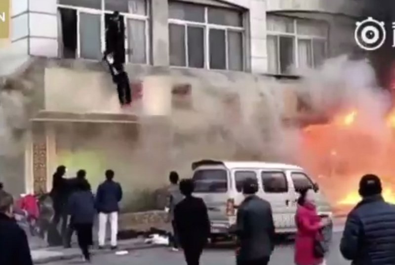 Κίνα: Τουλάχιστον 18 νεκροί από πυρκαγιά σε κέντρο μασάζ (video)