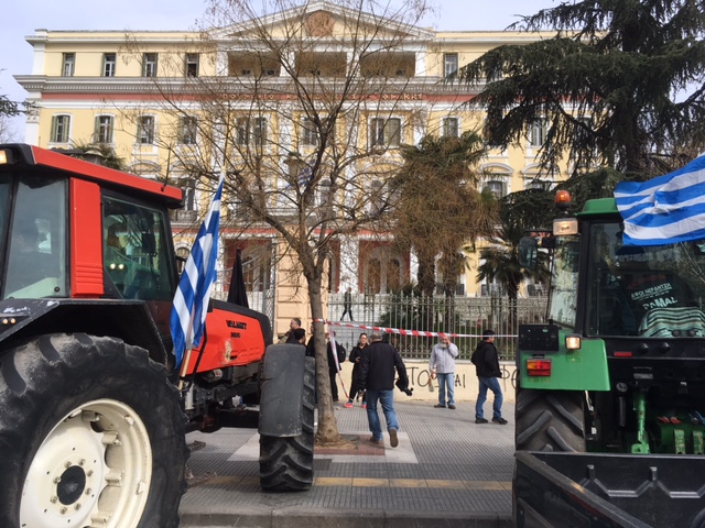 Αγροτικό: Εξελίξεις και μπλόκα σήμερα – Συμβολικοί αποκλεισμοί (Photos – Video)