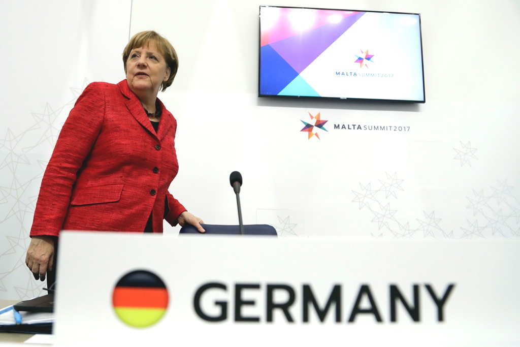 Bild: «Μήπως η Γερμανία κουράστηκε από την Μέρκελ;»