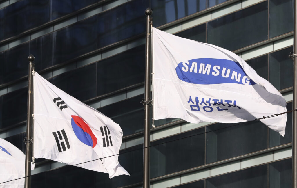 Νότια Κορέα: Ανοιχτό είναι το ενδεχόμενο έκδοσης ενταλμάτων σύλληψης κατά τεσσάρων στελεχών διοίκησης του ομίλου Samsung