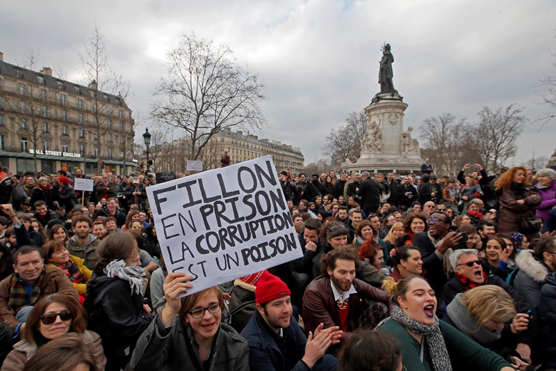 Οι Γάλλοι στους δρόμους κατά της διαφθοράς