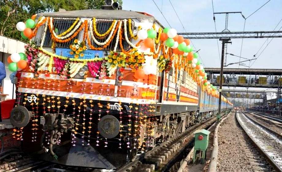 Ινδία: Δικαστήριο δικαίωσε αγρότη και του έδωσε ως αποζημίωση ένα τρένο!