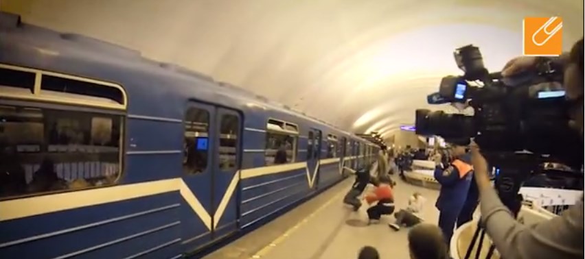 Η προφητική άσκηση των ρωσικών υπηρεσιών στον ίδιο σταθμό του μετρό πριν έναν χρόνο (Video)