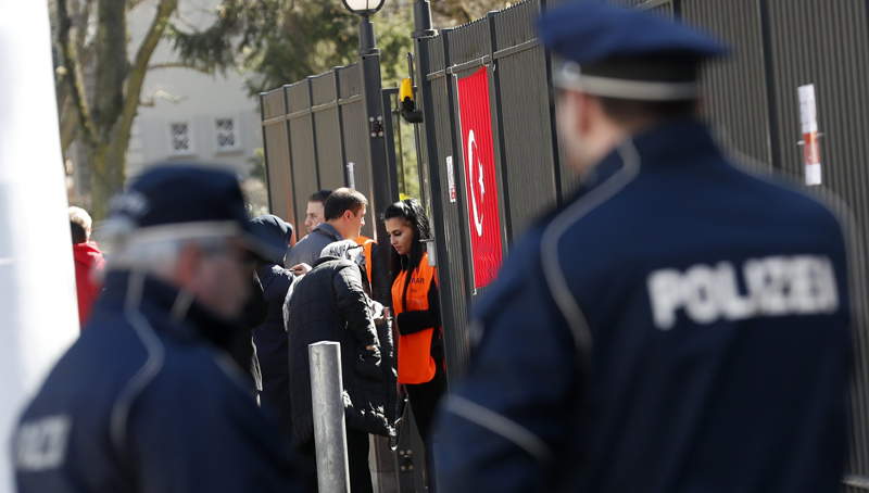 Τουρκία: 19 συλλήψεις Τζιχαντιστών που ετοίμαζαν χτυπήματα την Κυριακή στο δημοψήφισμα