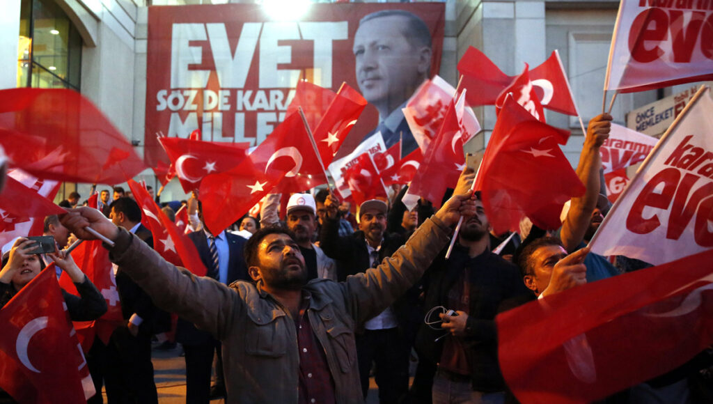 Δημοψήφισμα στην Τουρκία: Η επόμενη μέρα – Οριακό το “ναι” για τον Ερντογάν