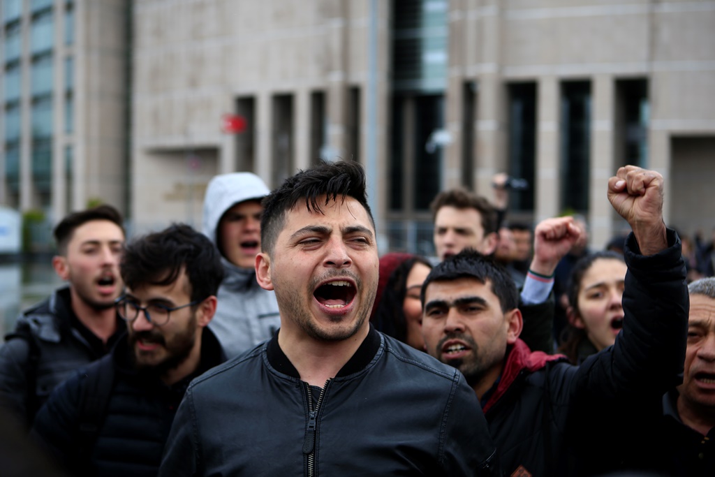 Τουρκία: Συλλήψεις διαδηλωτών στην Κωνσταντινούπολη που αμφισβητούσαν  το δημοψήφισμα