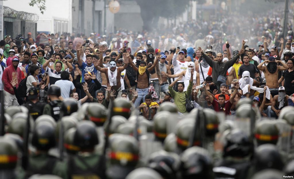 Σιωπηρές πορείες για τα θύματα στη Βενεζουέλα