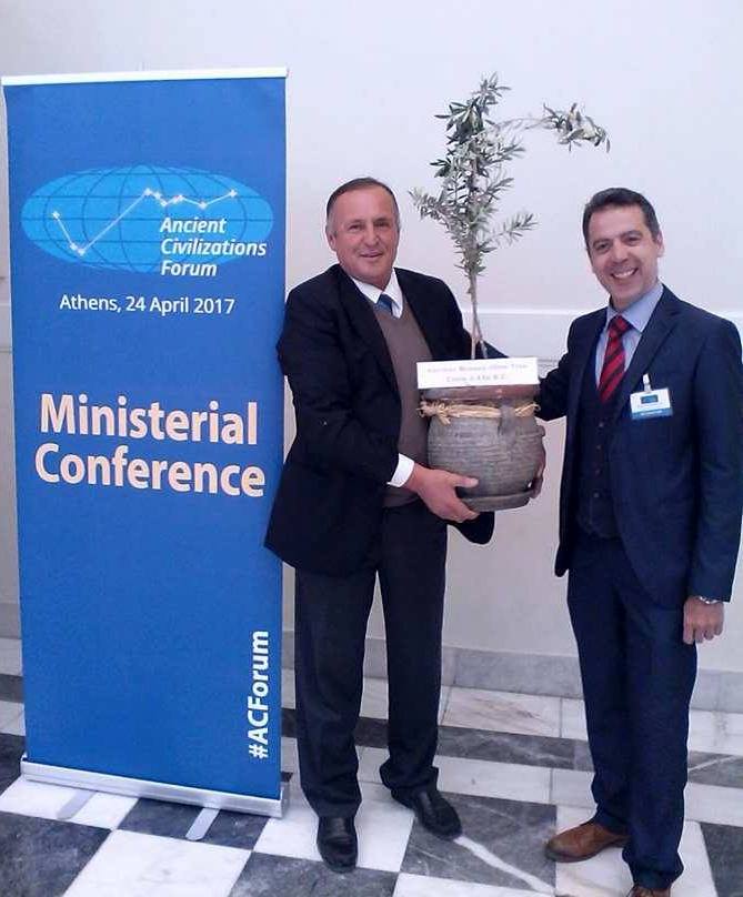 Ιεράπετρα: «Κόρη» της αρχαιότερης ελιάς στο Φόρουμ Αρχαίων Πολιτισμών (Photos)