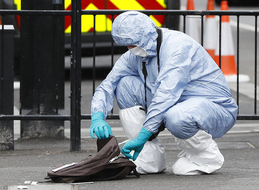 Λονδίνο: Συνέλαβαν τρομοκράτη λίγο πριν χτυπήσει – Τον εξουδετέρωσαν κοντά στην πρωθυπουργική κατοικία