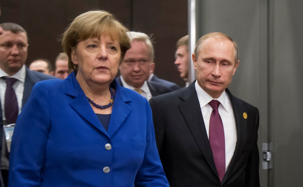 Επανάληψη διαλόγου Βερολίνου-Μόσχας: Συνάντηση Μέρκελ-Πούτιν