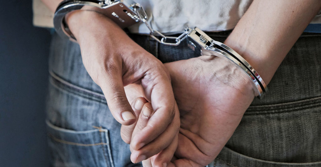 Μεσολόγγι: Συνέλαβαν 17χρονο που είχε χτυπήσει ηλικιωμένο για να τον ληστέψει