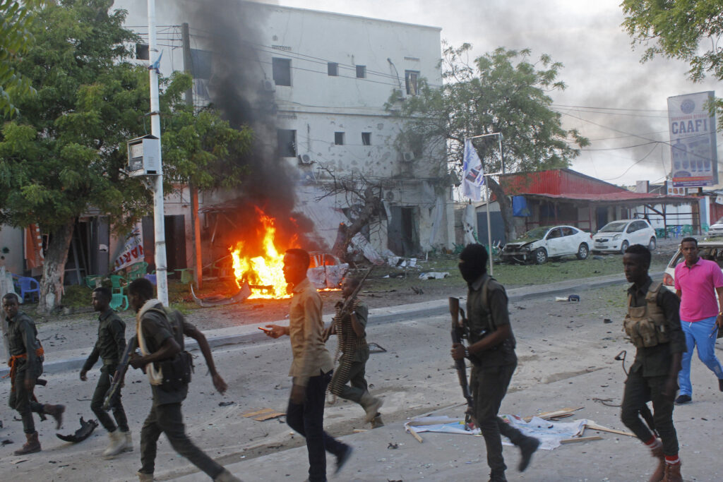 Σομαλία: 8 νεκροί από βομβιστή καμικάζι