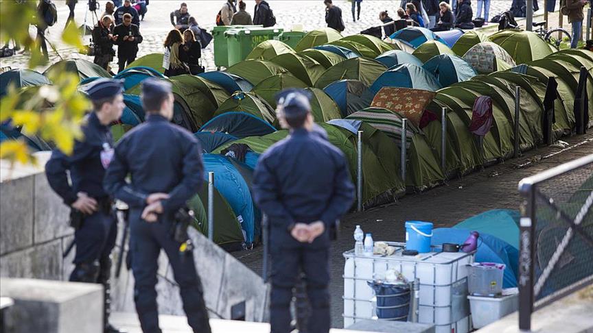 Παρίσι: Σε εξέλιξη επιχείρηση εκκένωσης καταυλισμού προσφύγων