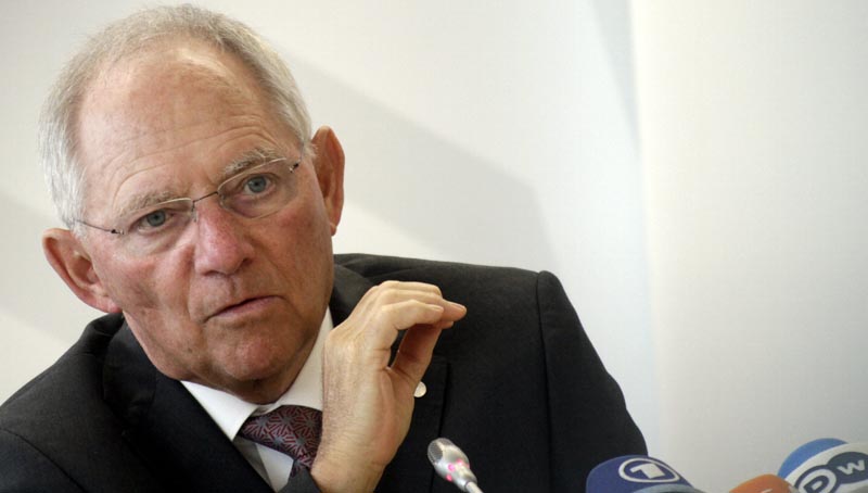 Σόιμπλε: Μη ρεαλιστική η πρόταση Μακρόν για υπουργό Οικονομικών της Ευρωζώνης