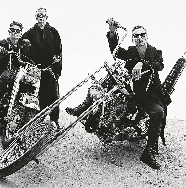 Ο Γιάννης Παπαϊωάννου «ακτινογραφεί» τους Depeche Mode